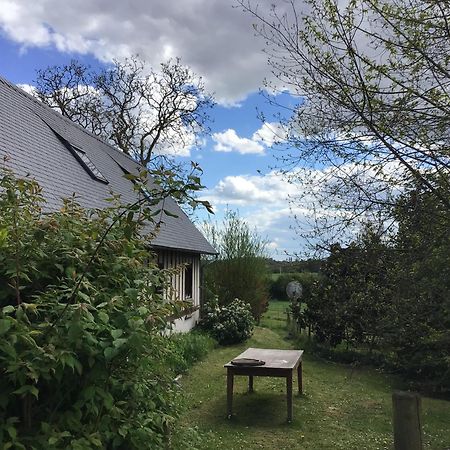 Gite Des Tournesols Ecaquelon Eksteriør billede